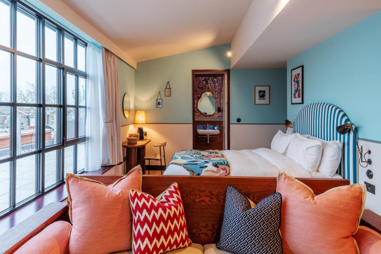 room2 chiswick hometel